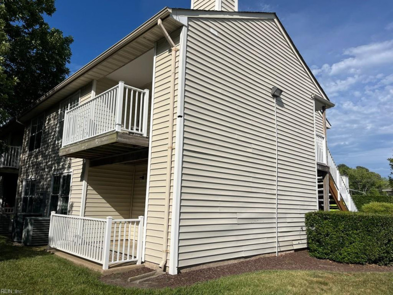 Photo 2 of 17 residential for sale in Virginia Beach virginia