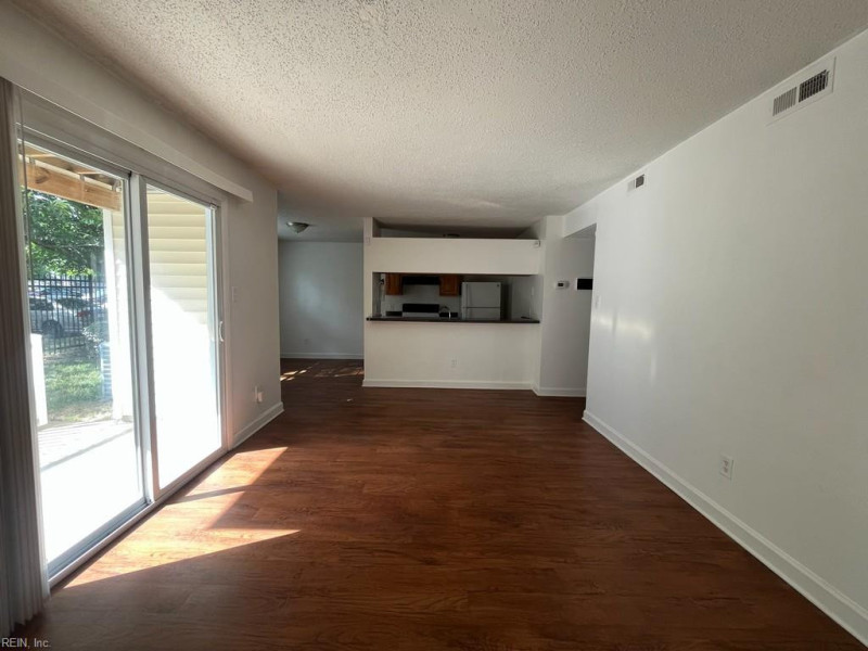 Photo 5 of 17 residential for sale in Virginia Beach virginia