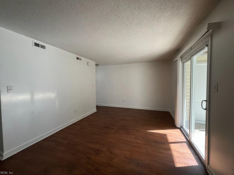 Photo 6 of 17 residential for sale in Virginia Beach virginia