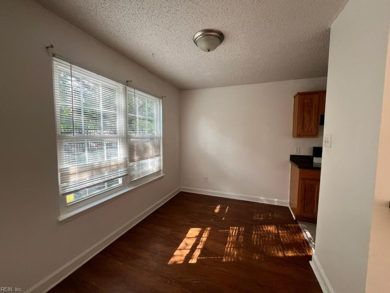 Photo 7 of 17 residential for sale in Virginia Beach virginia