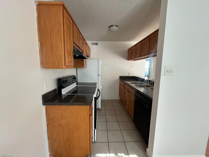 Photo 8 of 17 residential for sale in Virginia Beach virginia