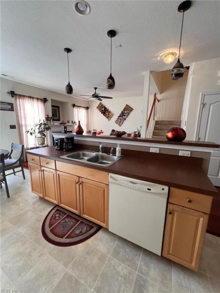 Photo 11 of 40 residential for sale in Suffolk virginia