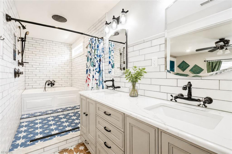 Photo 13 of 35 residential for sale in Virginia Beach virginia