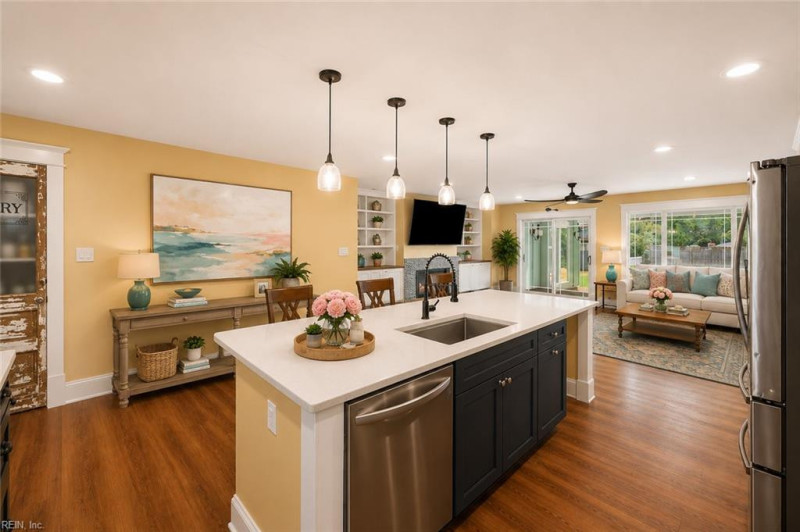 Photo 2 of 35 residential for sale in Virginia Beach virginia