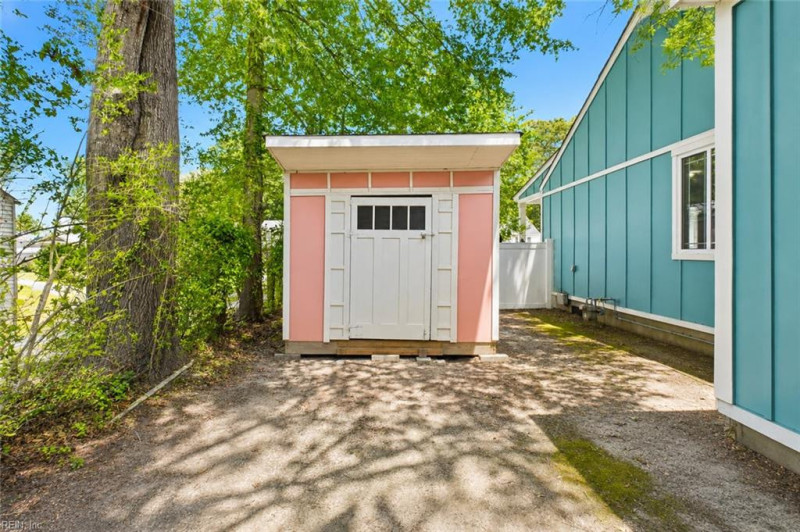 Photo 25 of 35 residential for sale in Virginia Beach virginia