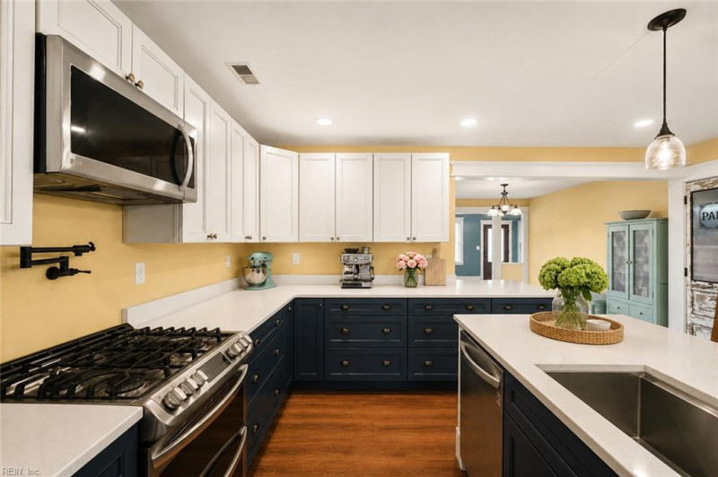 Photo 9 of 35 residential for sale in Virginia Beach virginia