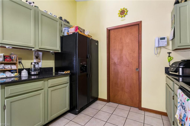 Photo 18 of 44 residential for sale in Hampton virginia