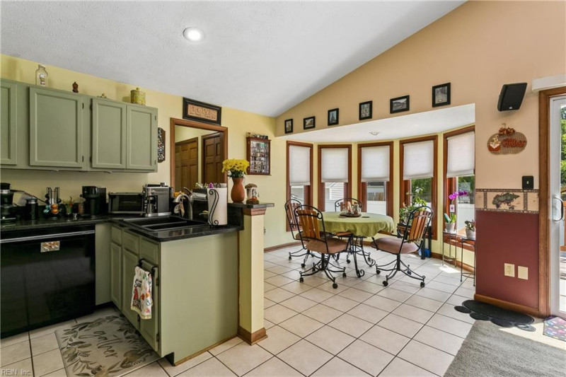 Photo 21 of 44 residential for sale in Hampton virginia