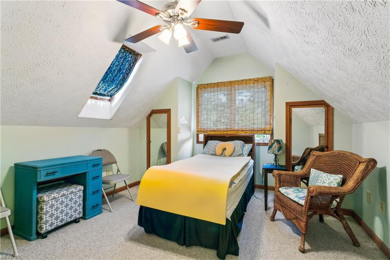 Photo 34 of 44 residential for sale in Hampton virginia