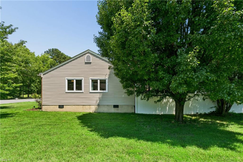 Photo 7 of 44 residential for sale in Hampton virginia