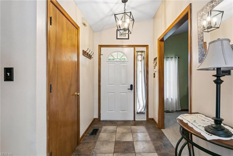 Photo 9 of 44 residential for sale in Hampton virginia