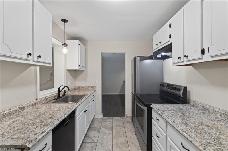 Photo 10 of 39 residential for sale in Hampton virginia