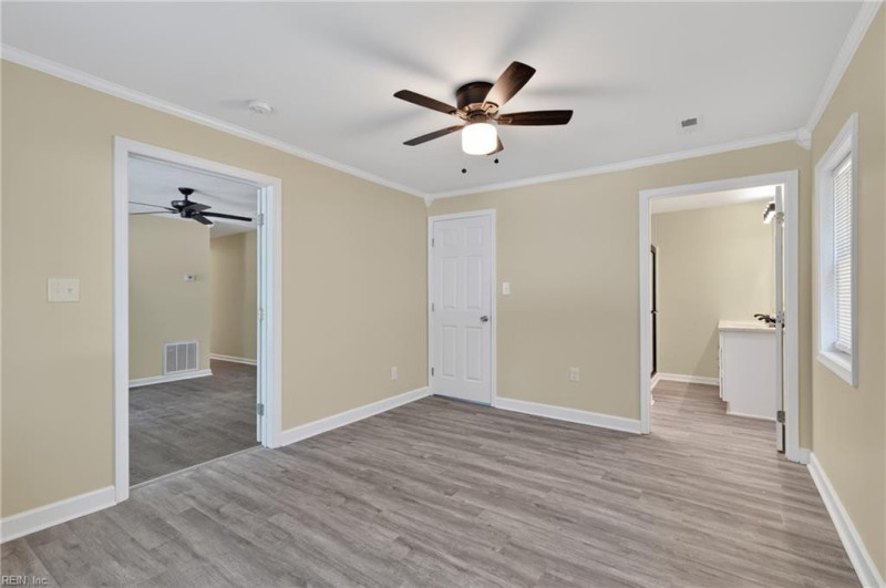 Photo 12 of 39 residential for sale in Hampton virginia