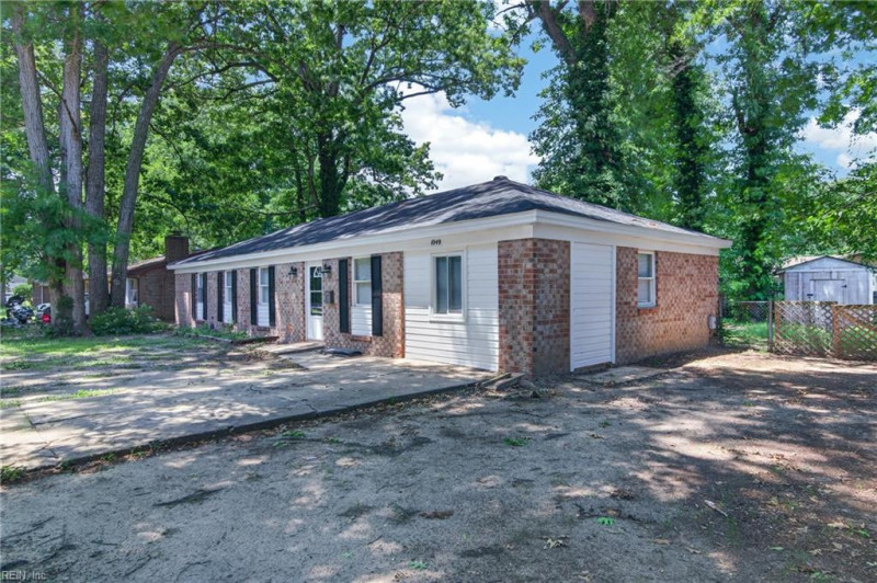 Photo 2 of 39 residential for sale in Hampton virginia