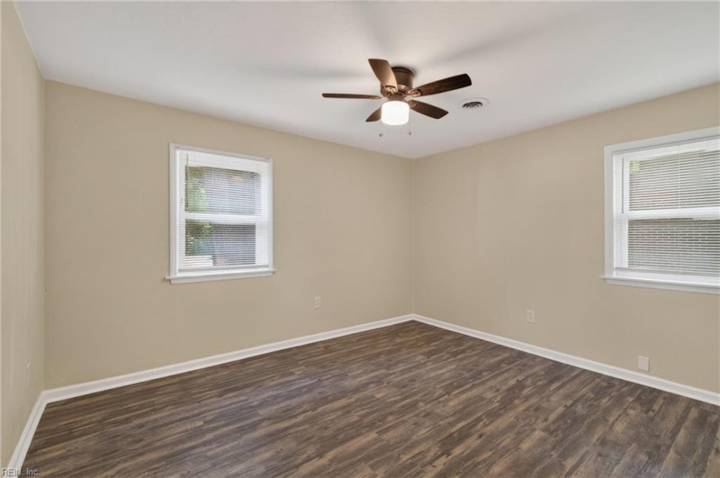 Photo 7 of 39 residential for sale in Hampton virginia