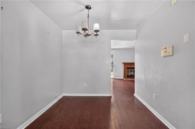 Photo 12 of 39 residential for sale in Virginia Beach virginia
