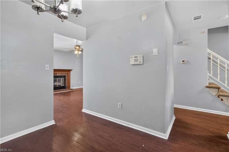 Photo 14 of 39 residential for sale in Virginia Beach virginia