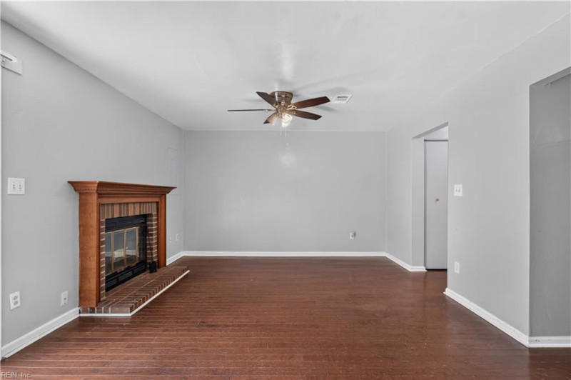 Photo 18 of 39 residential for sale in Virginia Beach virginia