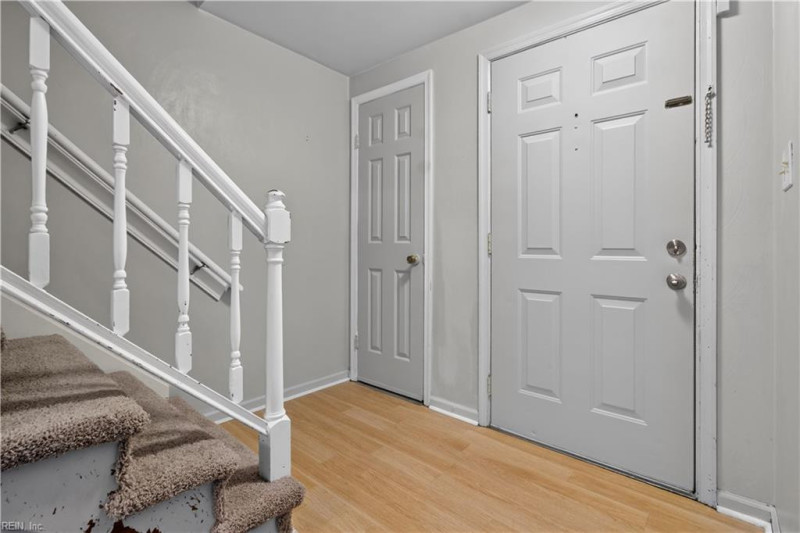 Photo 4 of 39 residential for sale in Virginia Beach virginia