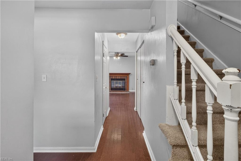 Photo 5 of 39 residential for sale in Virginia Beach virginia