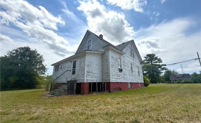 373 Colonial Trail, Surry County, VA 23883