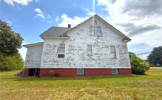 373 Colonial Trail, Surry County, VA 23883
