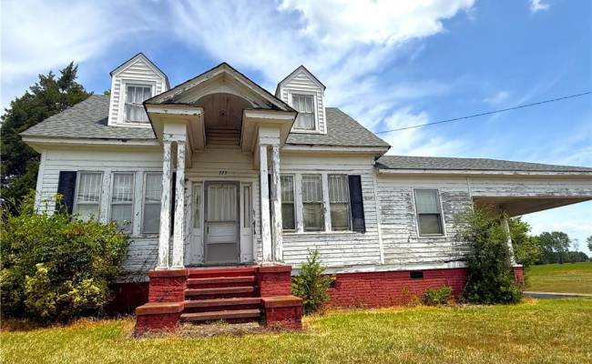 373 Colonial Trail, Surry County, VA 23883