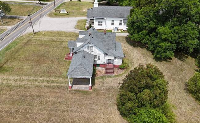 373 Colonial Trail, Surry County, VA 23883
