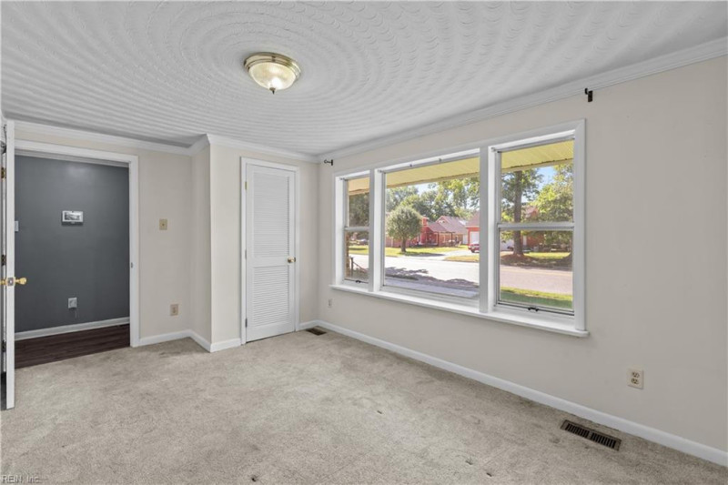 Photo 10 of 26 residential for sale in Hampton virginia