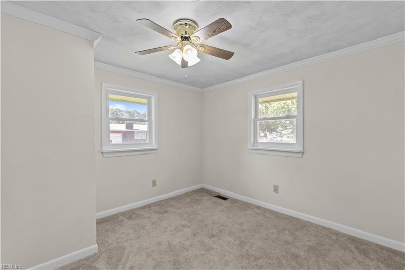 Photo 11 of 26 residential for sale in Hampton virginia