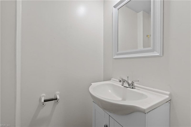 Photo 15 of 26 residential for sale in Hampton virginia