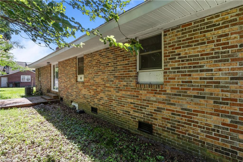 Photo 18 of 26 residential for sale in Hampton virginia
