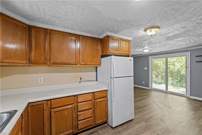 Photo 4 of 26 residential for sale in Hampton virginia