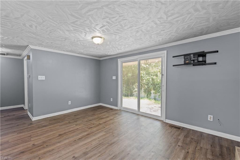Photo 7 of 26 residential for sale in Hampton virginia