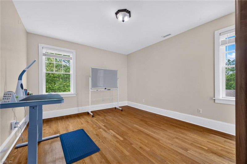 Photo 18 of 25 residential for sale in Norfolk virginia