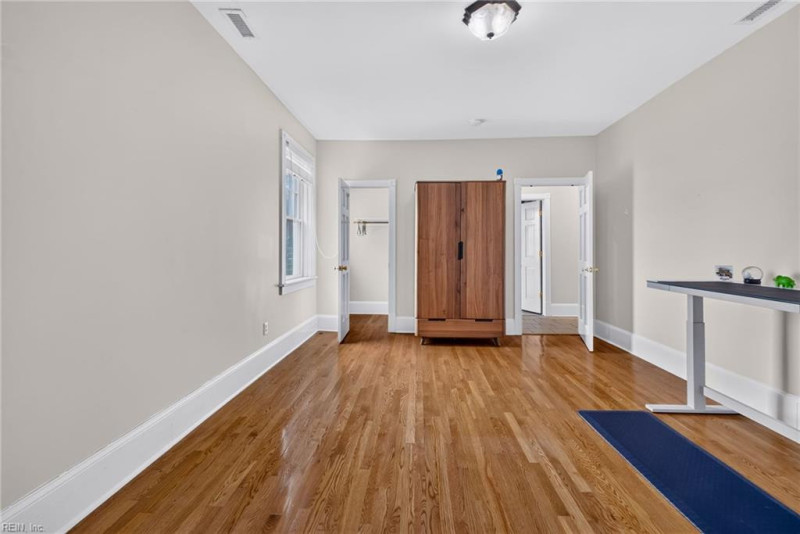 Photo 19 of 25 residential for sale in Norfolk virginia