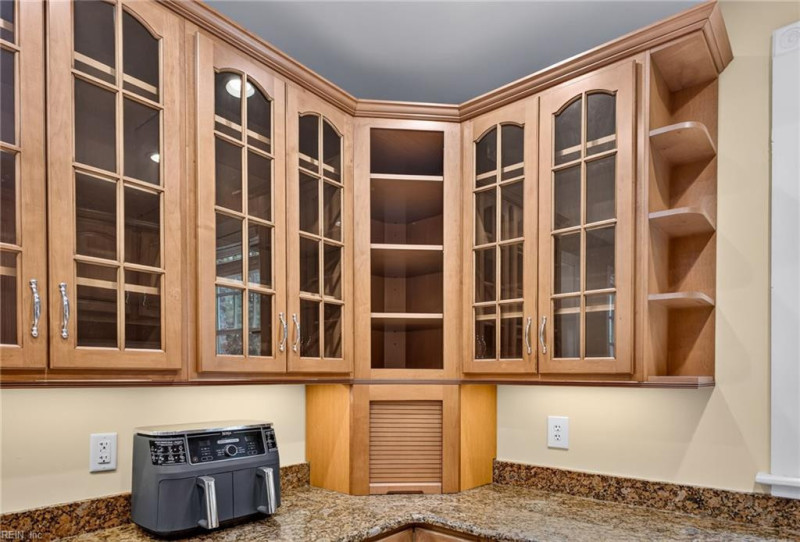 Photo 6 of 25 residential for sale in Norfolk virginia