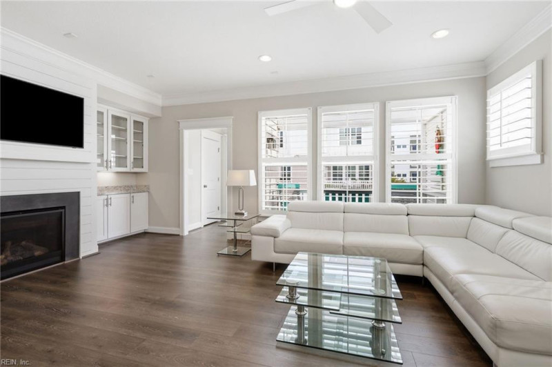 Photo 2 of 41 residential for sale in Virginia Beach virginia