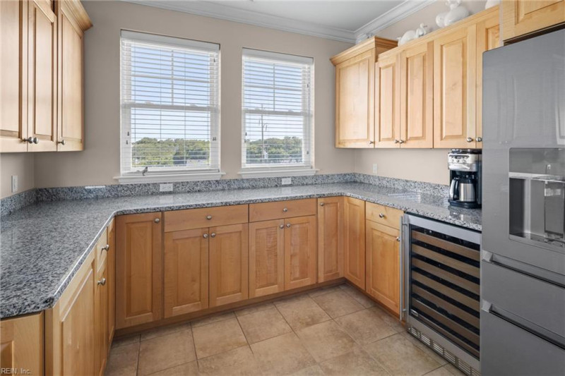 Photo 10 of 39 residential for sale in Virginia Beach virginia