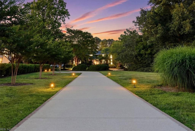 Photo 3 of 50 residential for sale in Virginia Beach virginia