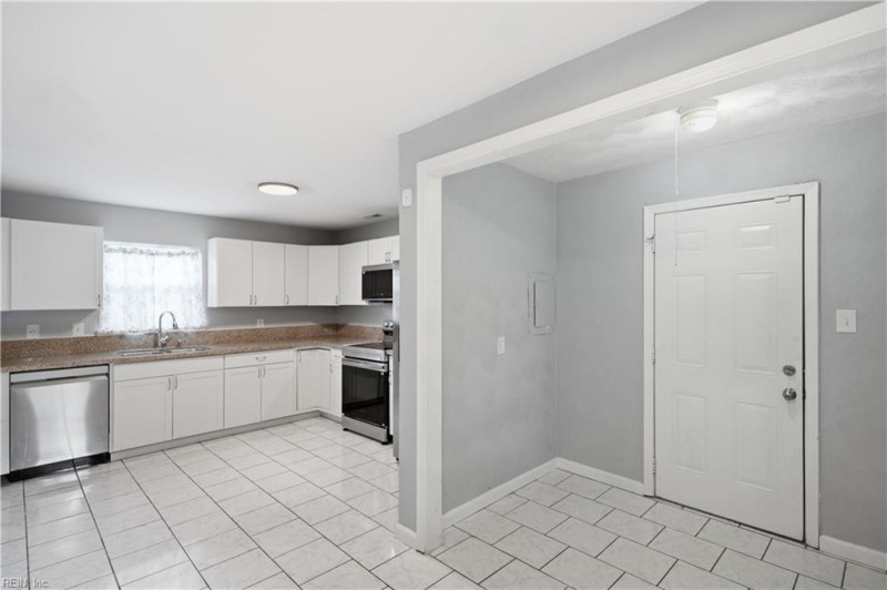 Photo 7 of 24 residential for sale in Hampton virginia