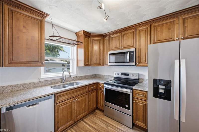Photo 9 of 30 residential for sale in Norfolk virginia
