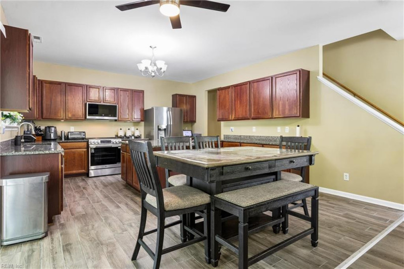 Photo 12 of 48 residential for sale in York County virginia