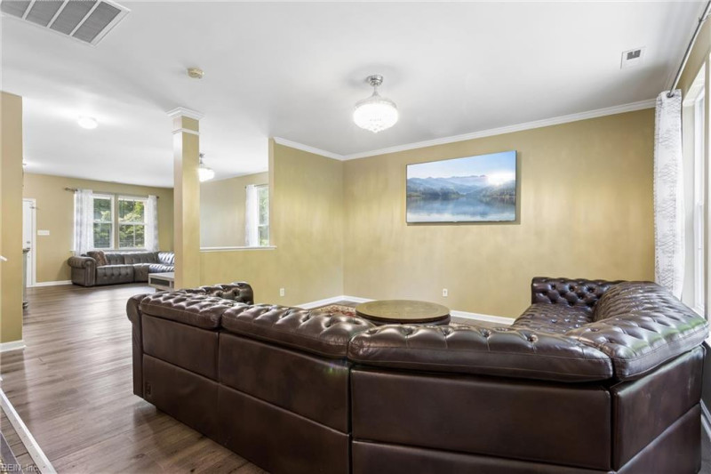 Photo 14 of 48 residential for sale in York County virginia