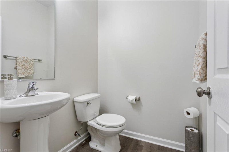 Photo 19 of 48 residential for sale in York County virginia