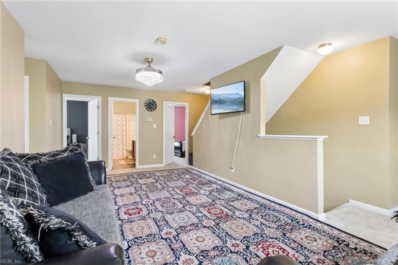 Photo 20 of 48 residential for sale in York County virginia