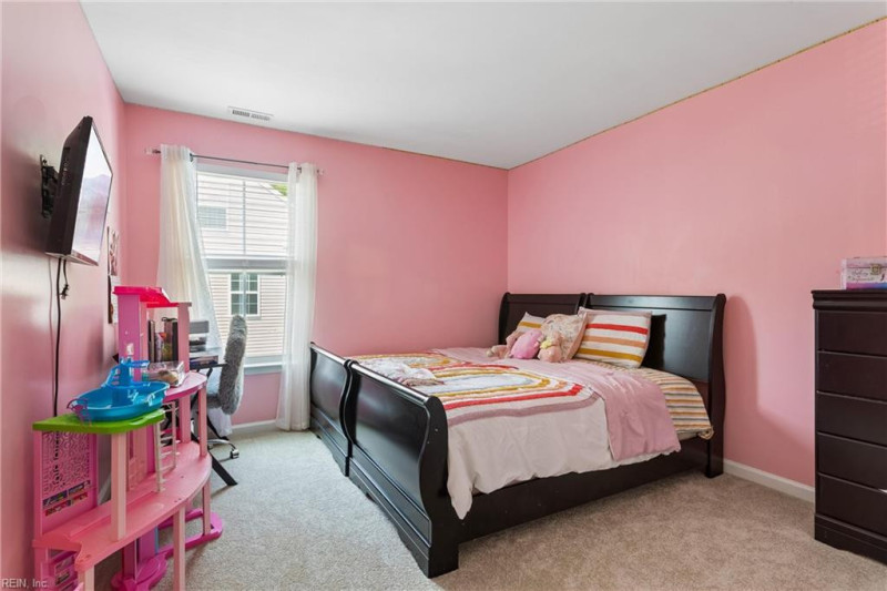 Photo 30 of 48 residential for sale in York County virginia