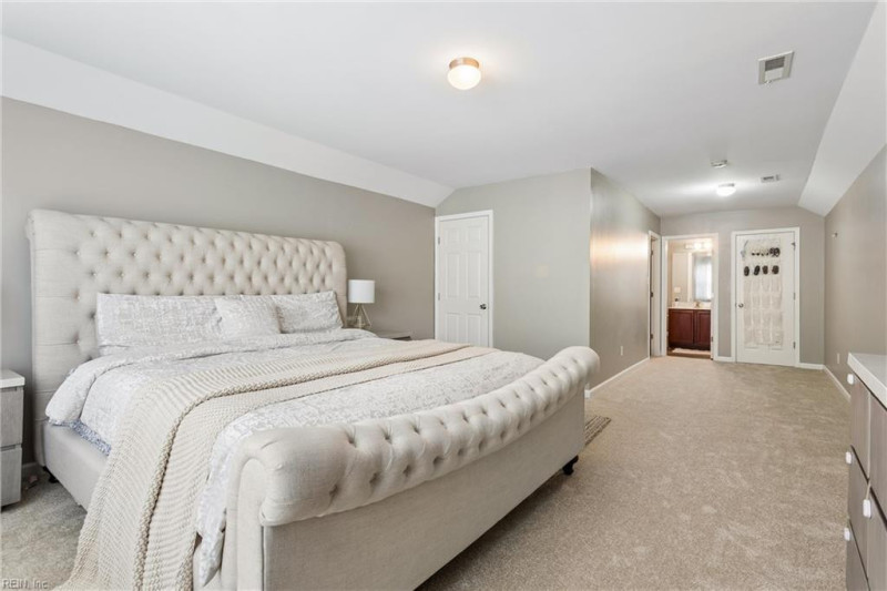 Photo 40 of 48 residential for sale in York County virginia