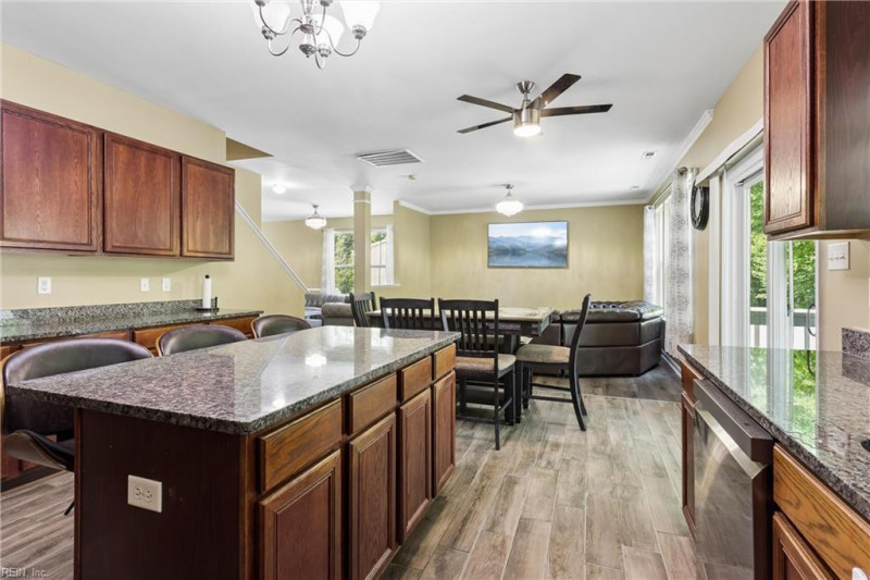 Photo 7 of 48 residential for sale in York County virginia