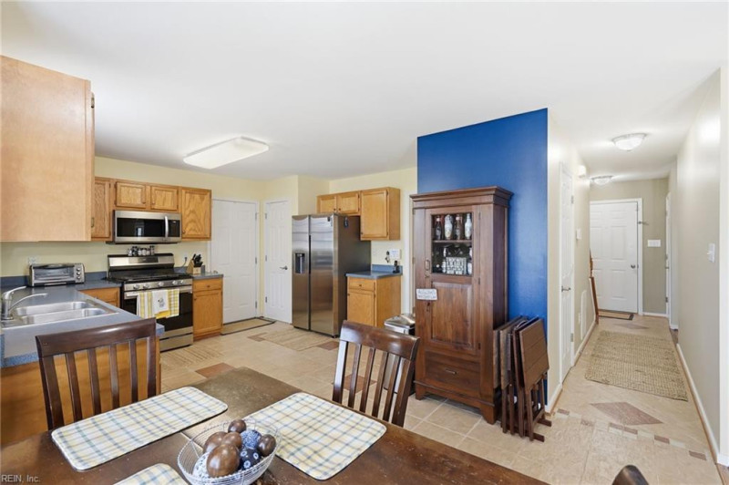 Photo 14 of 36 residential for sale in Henrico County virginia